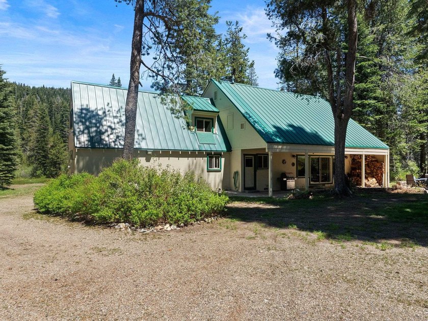 Welcome to paradise in the cozy community of Bucks Lake - photo 38