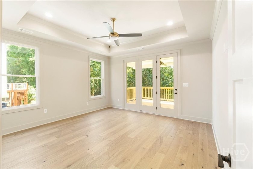 Welcome to 1609 Meadow Lakes Drive This exceptional 6-bedroom - photo 11