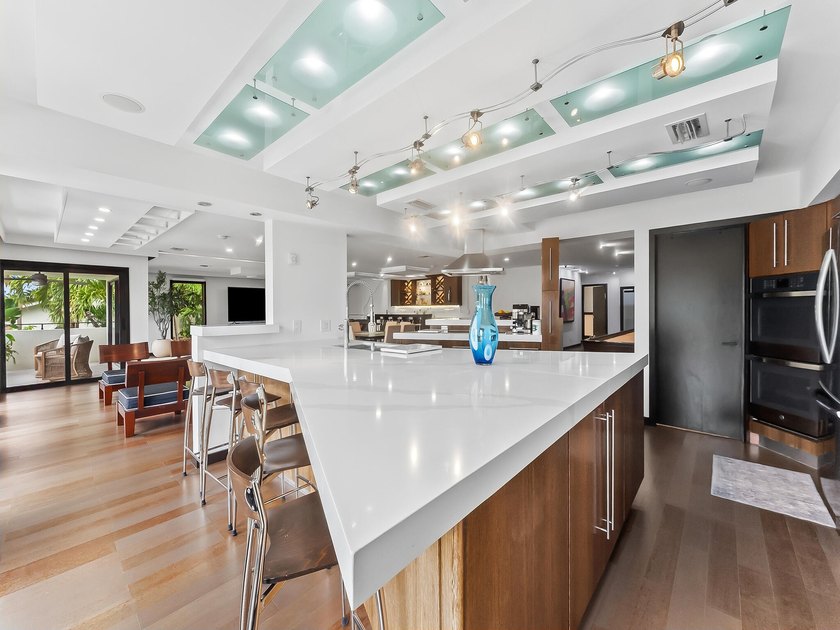 Experience the pinnacle of waterfront luxury in this exquisite - photo 13