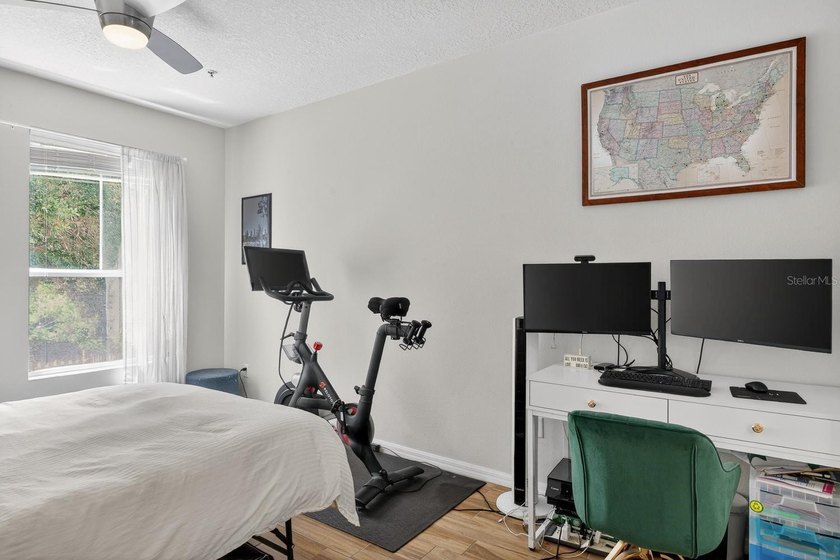Move-In Ready 2-Bed/2-Bath Condo - Walking Distance to UF and UF - photo 16