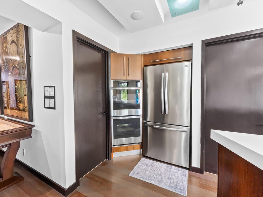 Experience the pinnacle of waterfront luxury in this exquisite - photo 16