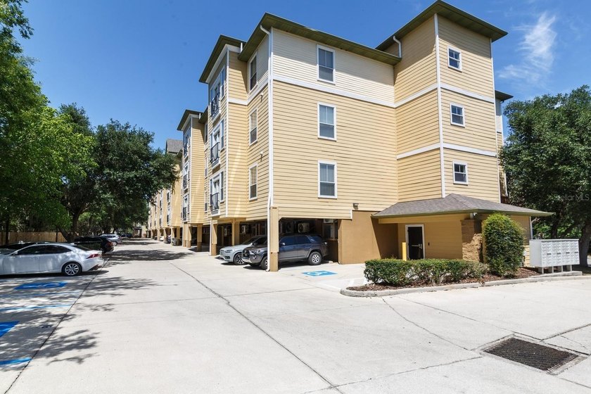 Move-In Ready 2-Bed/2-Bath Condo - Walking Distance to UF and UF - photo 28