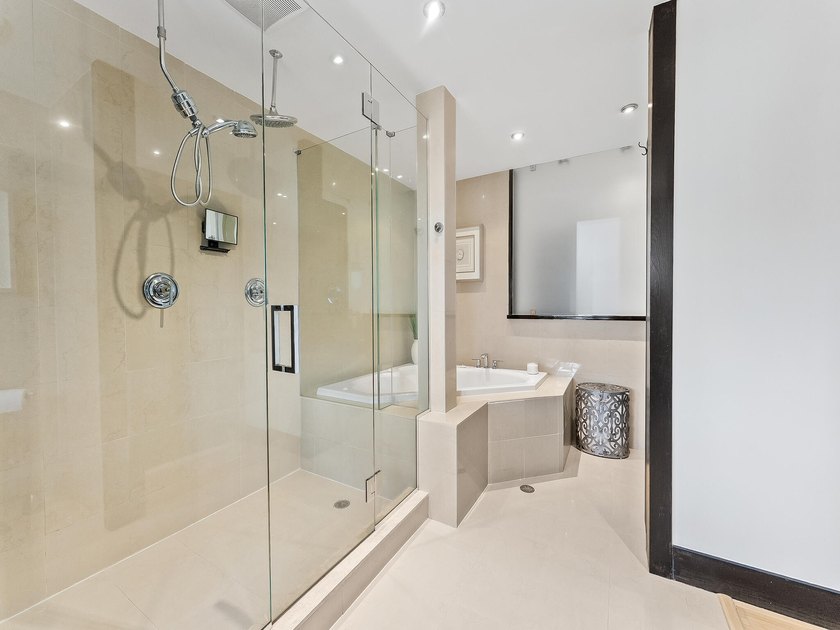 Experience the pinnacle of waterfront luxury in this exquisite - photo 31