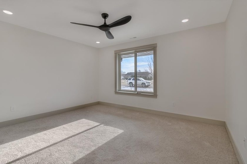 New Construction - 2 bedrooms, 2 bathrooms, oversized 2-stall - photo 4