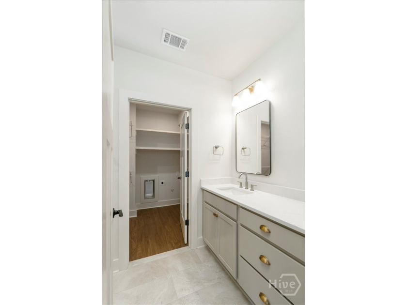 Welcome to 1609 Meadow Lakes Drive This exceptional 6-bedroom - photo 36