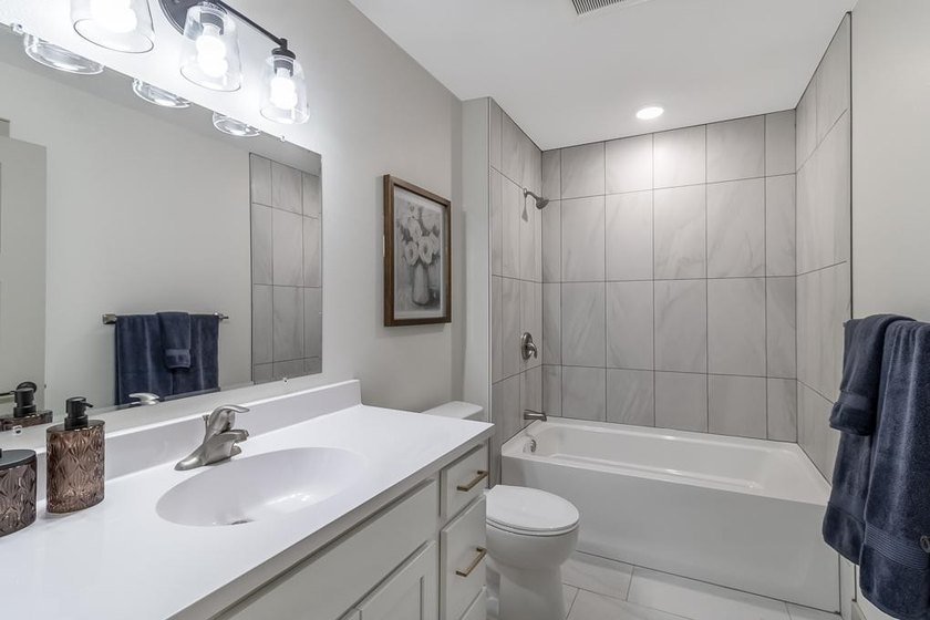 New Construction - 2 bedrooms, 2 bathrooms, oversized 2-stall - photo 7