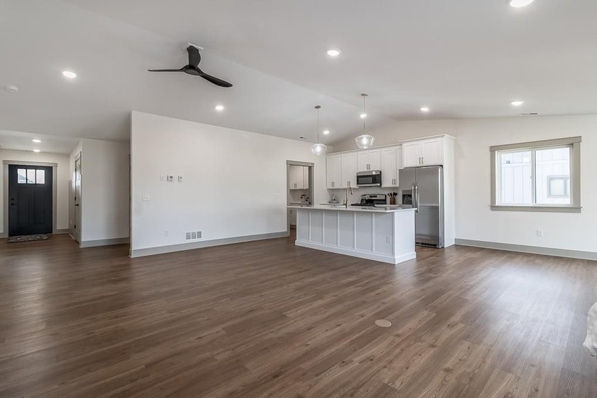 New Construction - 2 bedrooms, 2 bathrooms, oversized 2-stall - photo 9