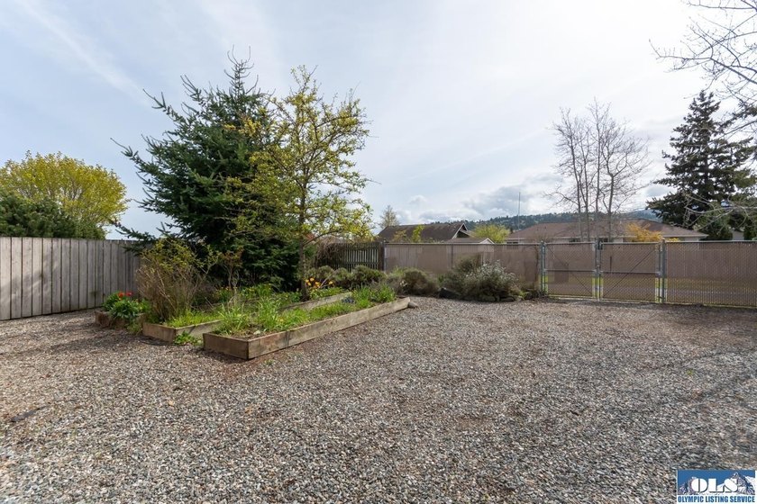 This 3 bed, 3 bath beautifully maintained home has it all! Close - photo 41