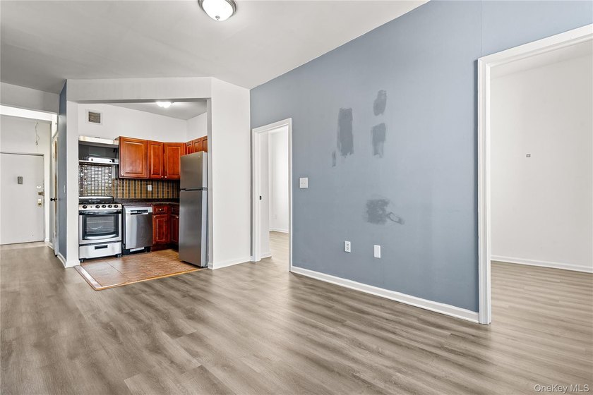 BACK IN MARKET!!Welcome to East Williamsburg, a rare 2bedroom - photo 4