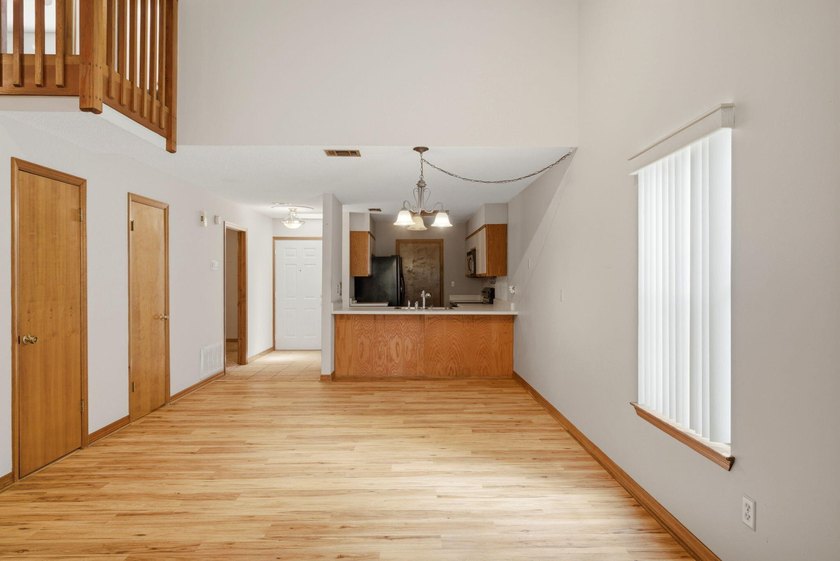 FABULOUS OPPORTUNITY TO LIVE IN A WATERFRONT COMMUNITY! Welcome - photo 7
