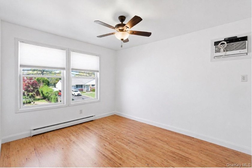 Welcome to this beautiful Colonial located at 1433 Manatuck Blvd - photo 13
