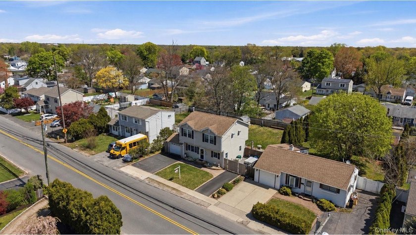 Welcome to this beautiful Colonial located at 1433 Manatuck Blvd - photo 30