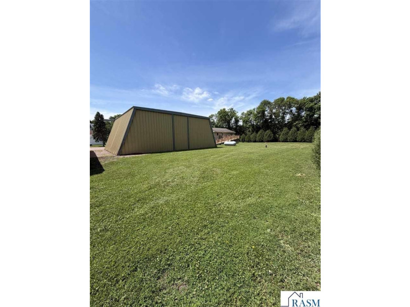 Looking for a move-in-ready hobby farm? This one-owner - photo 48