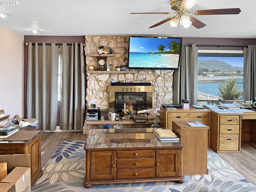 Oceanfront Oasis Home with Stunning Panoramic Views from inside - photo 12