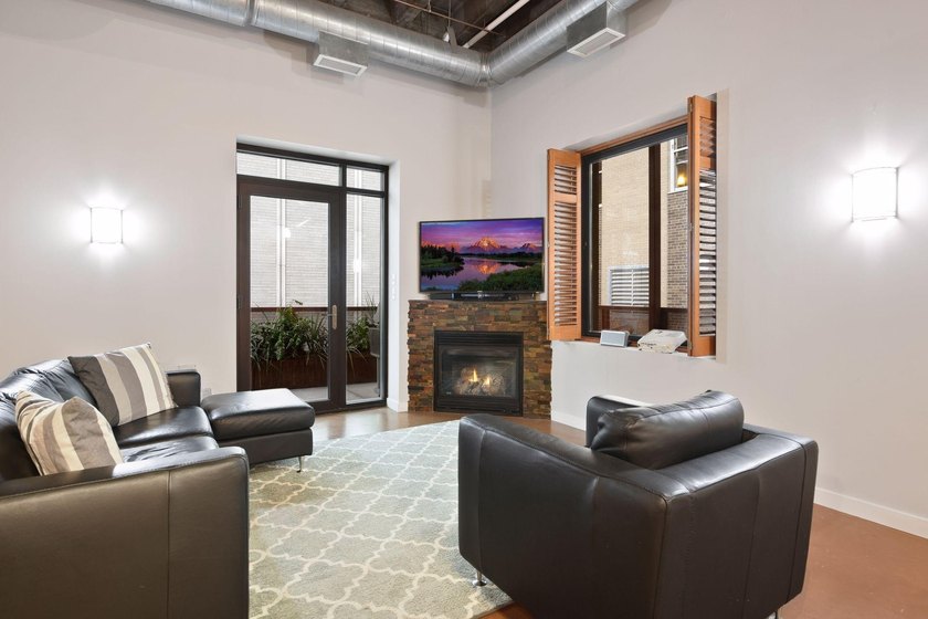 Experience exceptional loft living in this stunning 2BR/2BA - photo 4