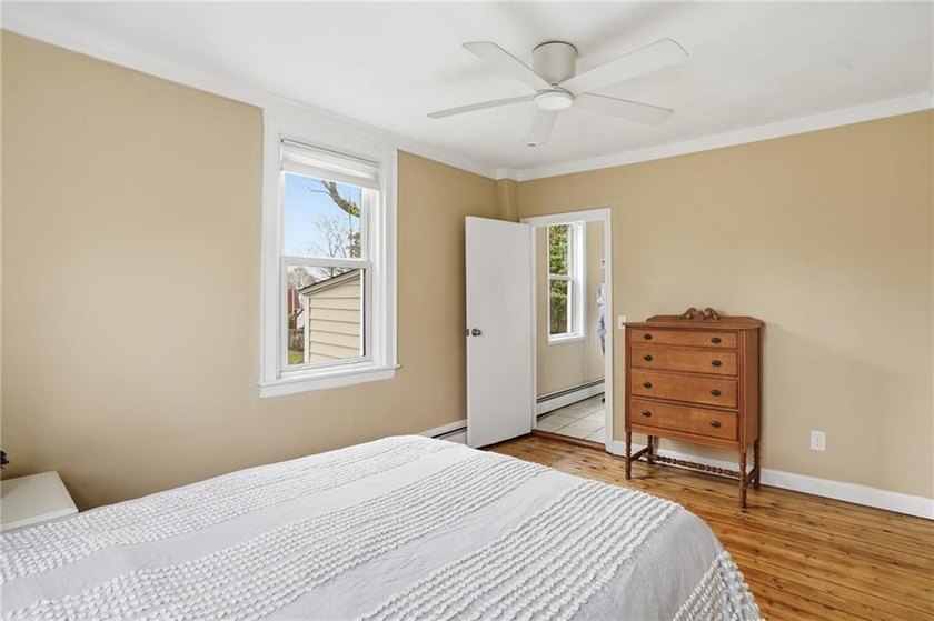 Private first-floor residence in the rear building at 48 1/2 - photo 21