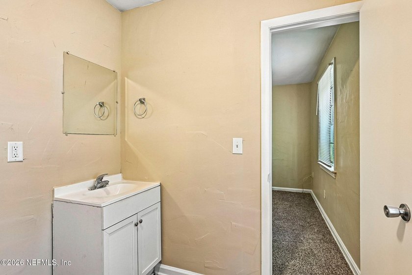 Calling all investors and savvy buyers! This 3-bedroom, 2-bath - photo 22