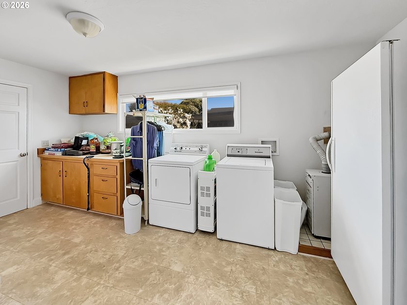 Oceanfront Oasis Home with Stunning Panoramic Views from inside - photo 29