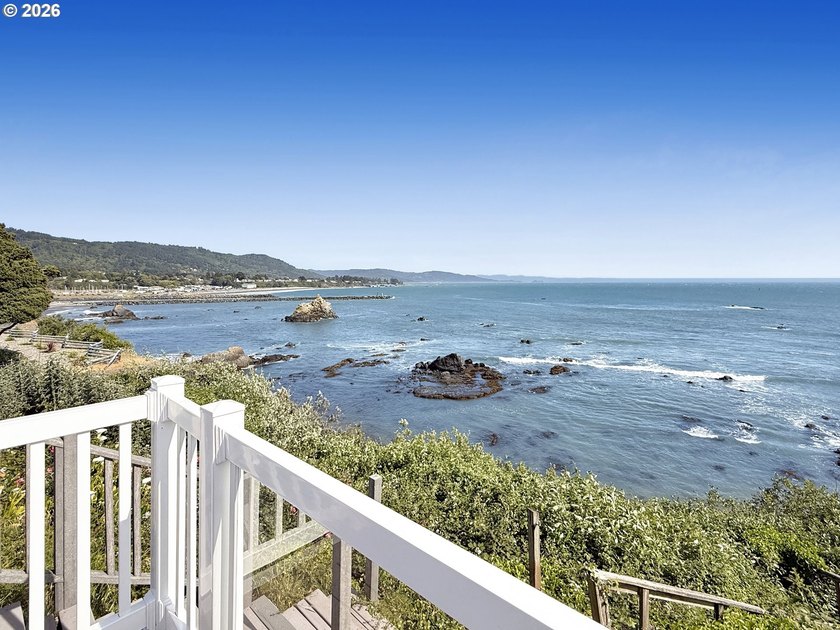 Oceanfront Oasis Home with Stunning Panoramic Views from inside - photo 41