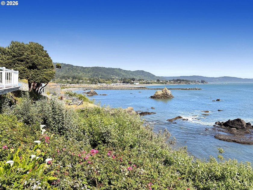 Oceanfront Oasis Home with Stunning Panoramic Views from inside - photo 42