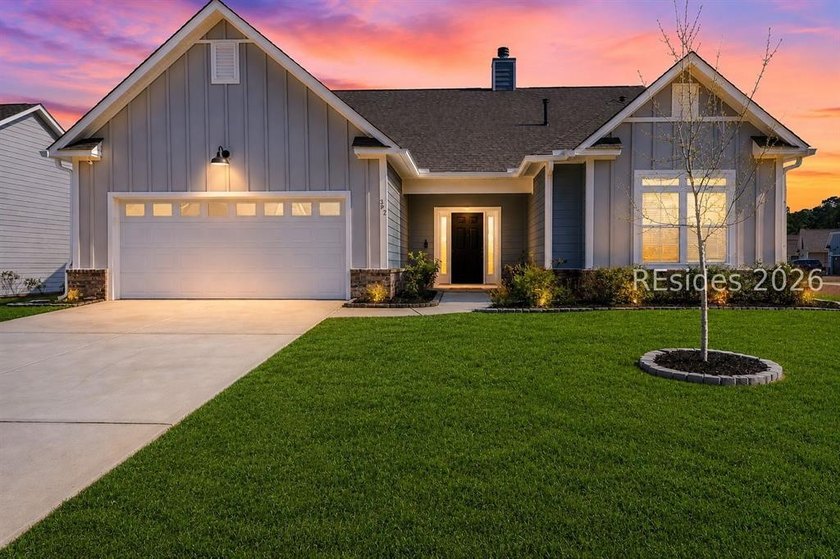 Welcome to 392 Station Parkway, where Lowcountry charm meets - photo 4