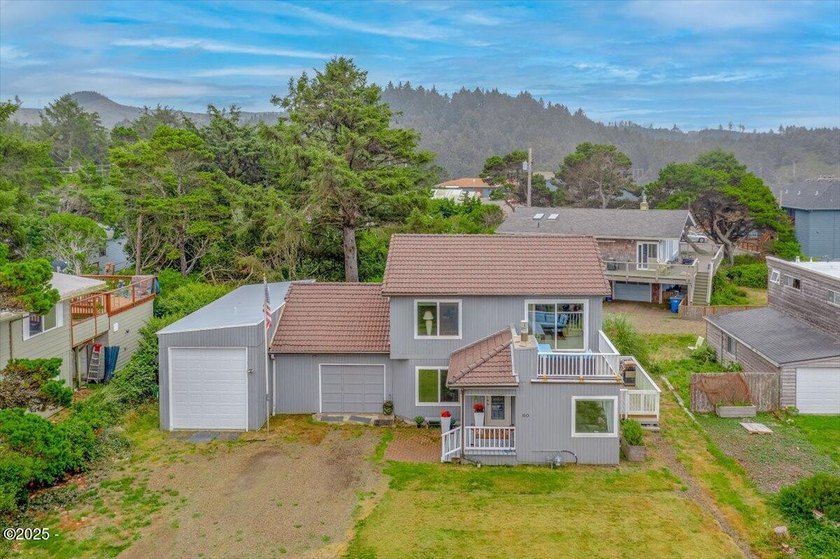 Welcome to your coastal retreat! Beautiful ocean view home just - photo 2