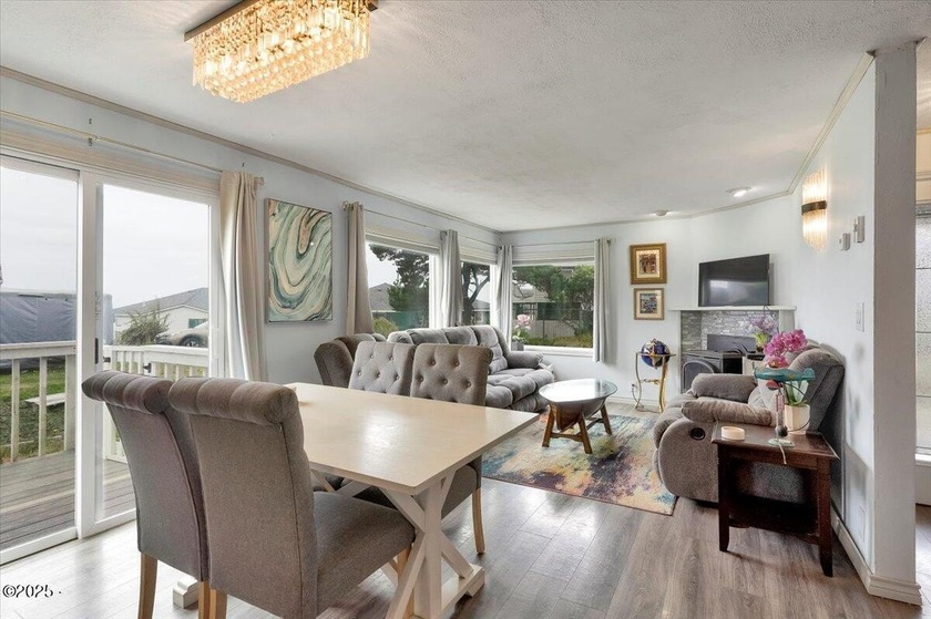 Welcome to your coastal retreat! Beautiful ocean view home just - photo 10