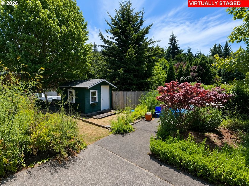 Solid home with character and charm on the east side of town - photo 13