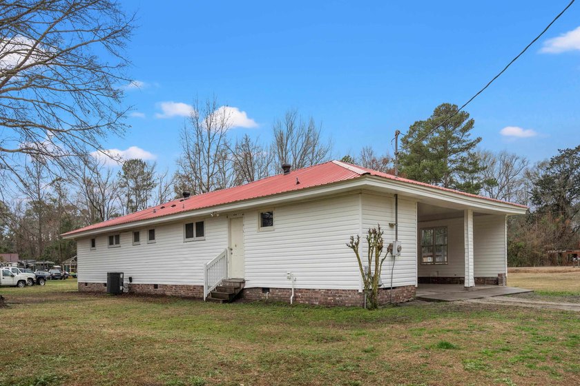Looking for a manageable renovation project in a high-demand - photo 4