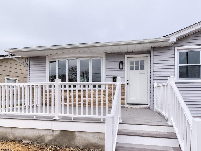Welcome home on Hamilton. This fully remodeled and somewhat - photo 8