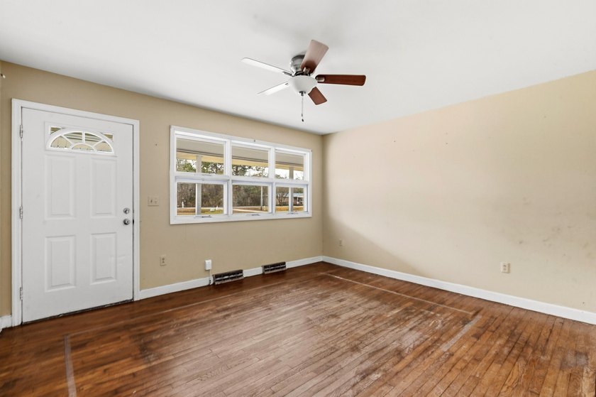 Looking for a manageable renovation project in a high-demand - photo 10