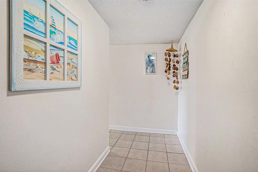 Welcome to Holiday Tower! This 2 bedroom, 2 bath condo would - photo 3
