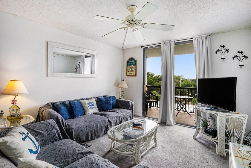 Welcome to Holiday Tower! This 2 bedroom, 2 bath condo would - photo 6