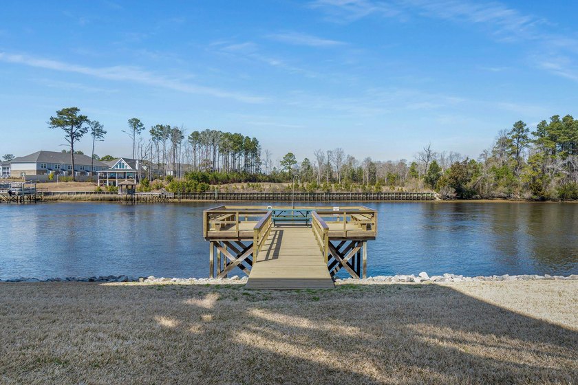 Beautiful Top-Floor 2BR/2BA Condo in Waterway Landing - North - photo 3
