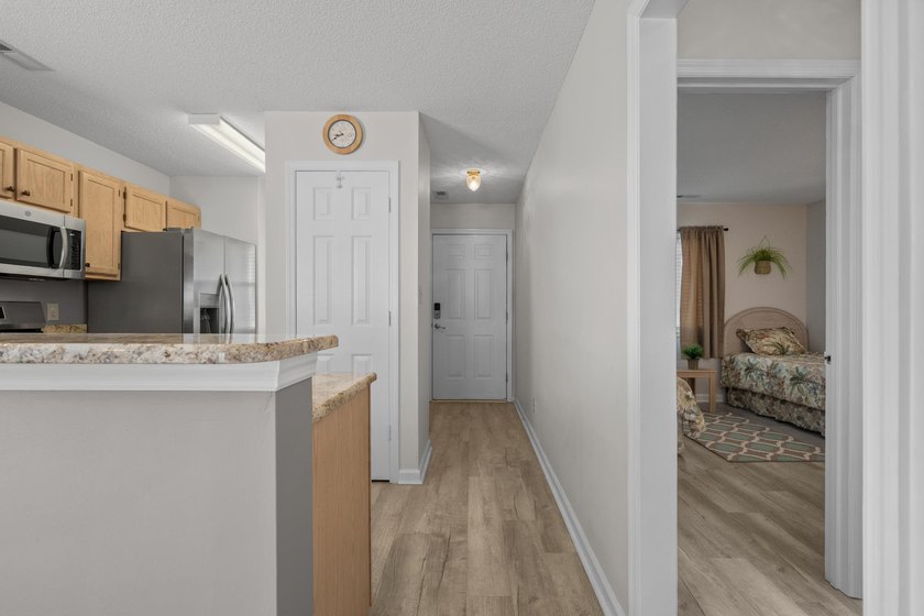 Beautiful Top-Floor 2BR/2BA Condo in Waterway Landing - North - photo 9