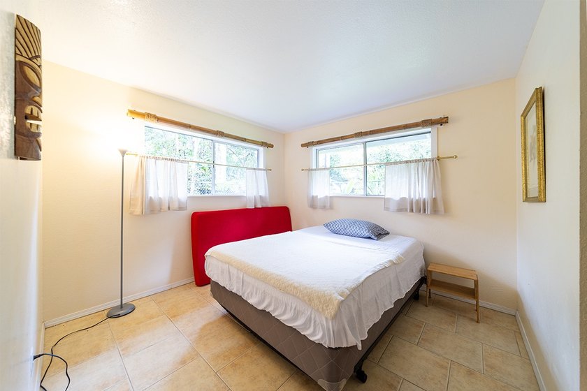 Welcome to this fully furnished 3-bedroom, 2-bath home tucked - photo 11