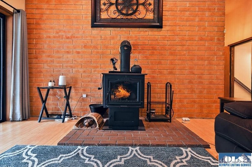 Welcome to your private Olympic Peninsula retreat. Set on 7.87 - photo 11