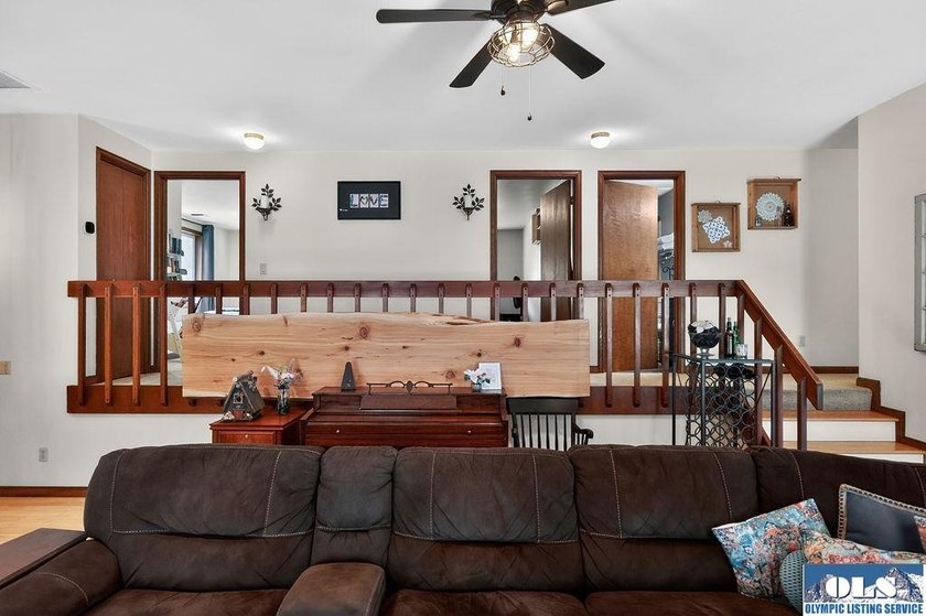 Welcome to your private Olympic Peninsula retreat. Set on 7.87 - photo 23