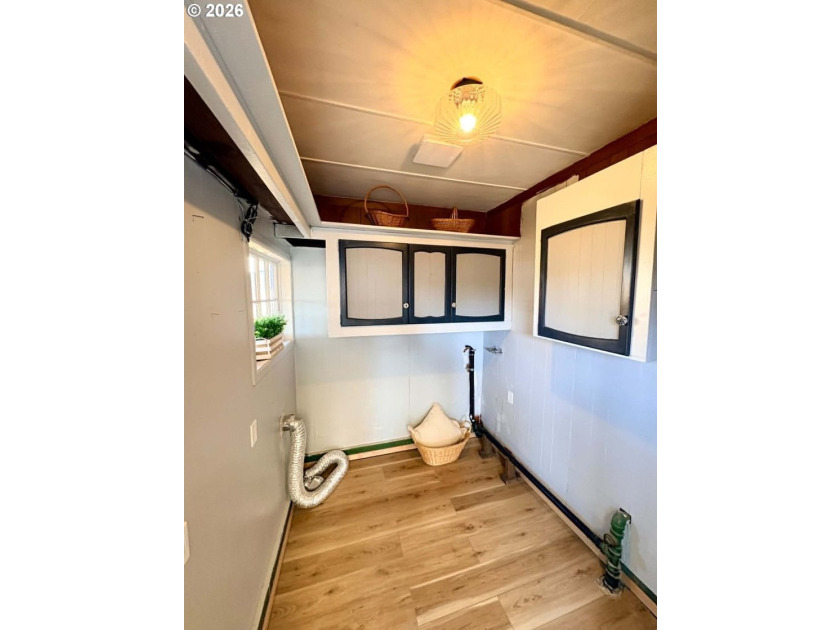 Completely remodeled and move-in ready! This beautifully updated - photo 24
