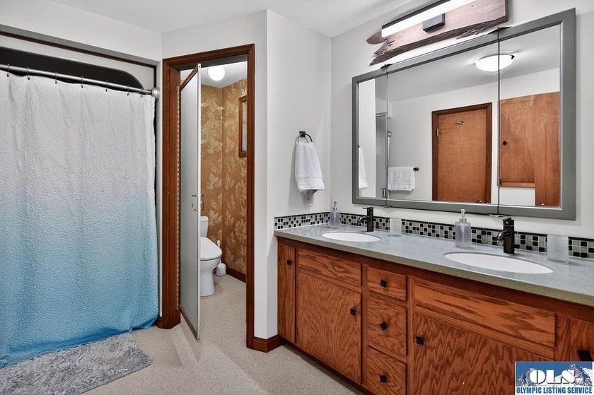Welcome to your private Olympic Peninsula retreat. Set on 7.87 - photo 28
