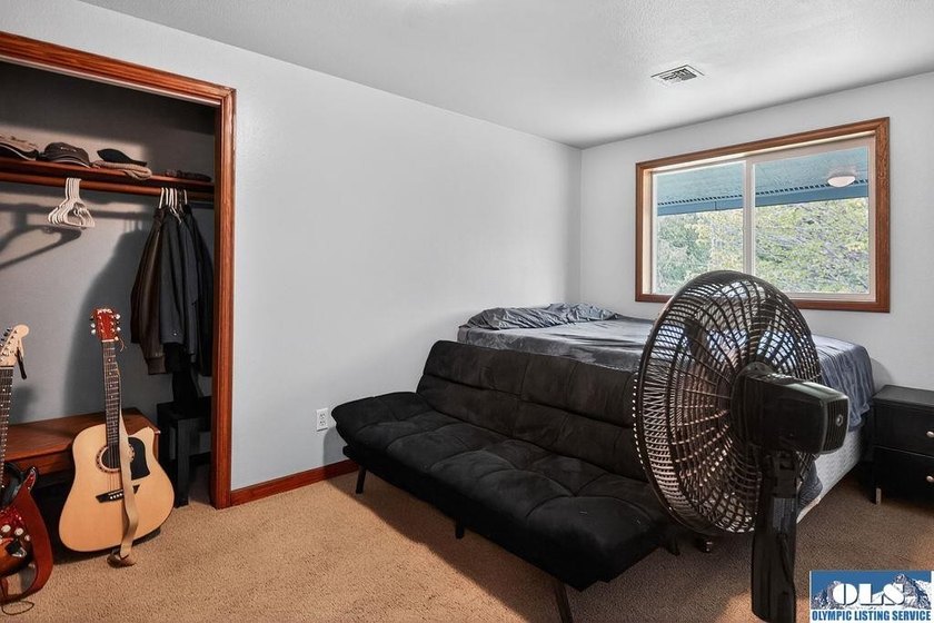 Welcome to your private Olympic Peninsula retreat. Set on 7.87 - photo 31