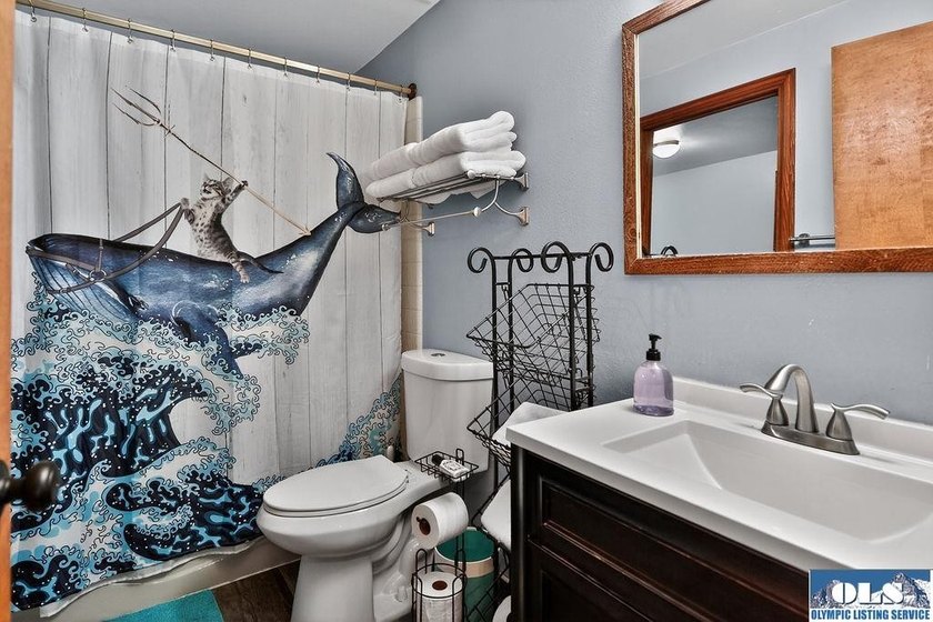 Welcome to your private Olympic Peninsula retreat. Set on 7.87 - photo 34