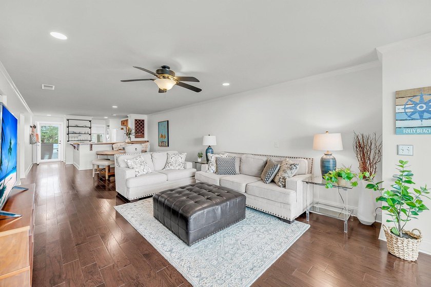 PENTHOUSE RIVER VIEWS | END UNIT | 3 BEDROOM FLAT CONDO | WALK - photo 12