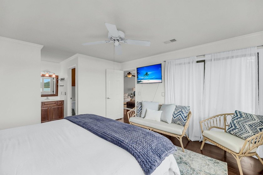 PENTHOUSE RIVER VIEWS | END UNIT | 3 BEDROOM FLAT CONDO | WALK - photo 17
