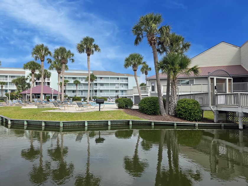 PENTHOUSE RIVER VIEWS | END UNIT | 3 BEDROOM FLAT CONDO | WALK - photo 30