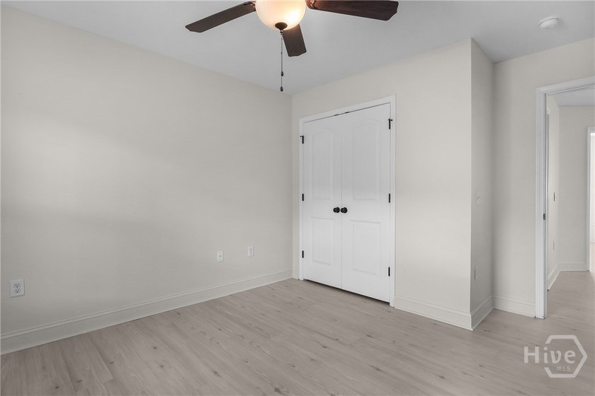 Welcome to 180 Kerry Drive, where space, privacy and modern - photo 50