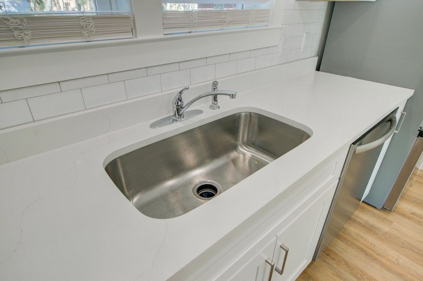 Wonderfully remodeled home with upgraded everything, on a rare - photo 7