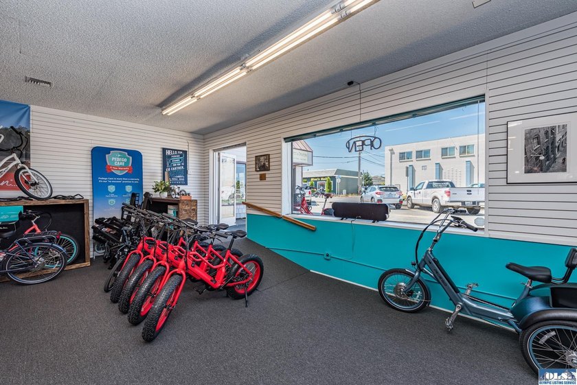 Excellent investment opportunity in ideal location, fully leased - photo 22