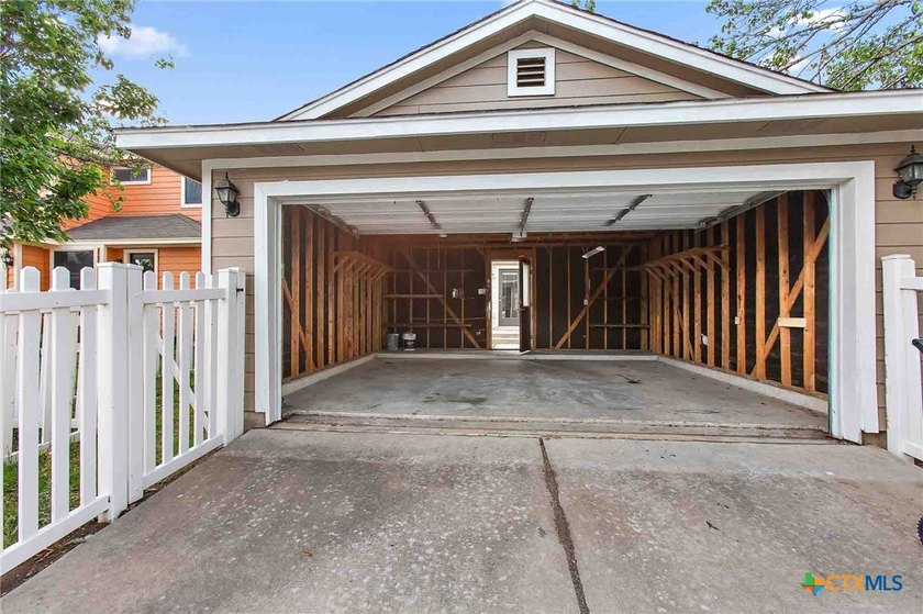 Inviting 2005-built two-story home at 280 Strawn offers 1,405 sq - photo 25