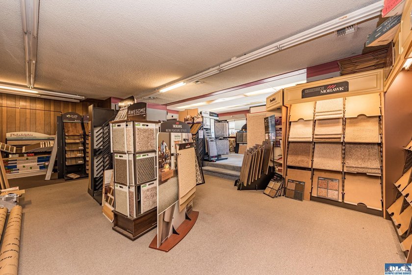 Excellent investment opportunity in ideal location, fully leased - photo 32